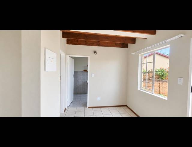 2 BEDROOM TOWNHOUSE FOR SALE IN CELTISDAL